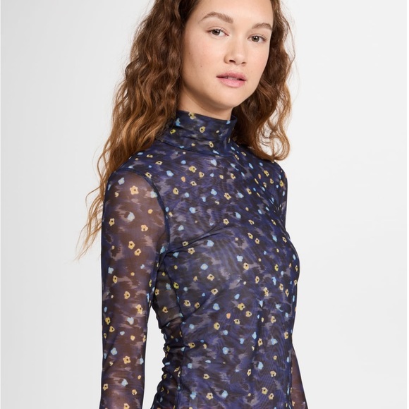 Baum und Pferdgarten Jodi Mesh Turtleneck - Picture 3 of 11